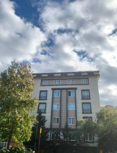 The building in which az apartmanhoteleket is located