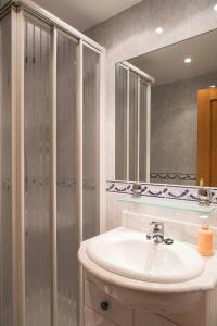 Koupelna v ubytování Apartamento en Benasque Casa Siñantonio - InmoCyma + 32 fotografií