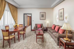 Area tempat duduk di Al Shohada Hotel