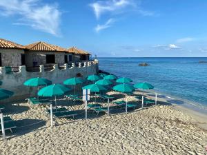 Imagen de la galería de Villaggio Torre Ruffa, en Capo Vaticano 40 fotos más