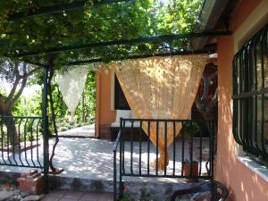A balcony or terrace at Il Vigneto "Cottage"
