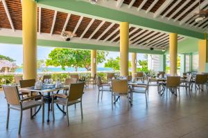 Restaurace v ubytování Iberostar Selection Rose Hall Suites