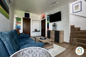 Televízia a/alebo spoločenská miestnosť v ubytovaní Premium Apartment by Hi5 - Penthouse studio + rooftop