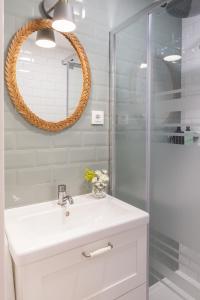 Łazienka w obiekcie Madrid Comfort Suites