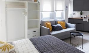 Kuchnia lub aneks kuchenny w obiekcie Madrid Comfort Suites