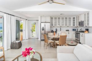 Gallery image of Le Soleil D'or in Cayman Brac