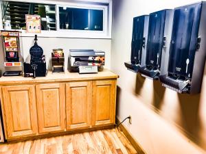 Kuchyň nebo kuchyňský kout v ubytování Econo Lodge Inn & Suites Winnemucca
