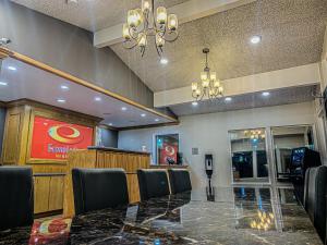 TV a/nebo společenská místnost v ubytování Econo Lodge Inn & Suites Winnemucca