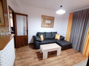 A seating area at Spacious Apartment