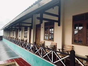 Bazén v ubytování Prambanan Guesthouse nebo v jeho okolí