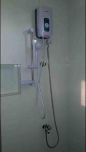 LP Madriaga Private Apt fully furnished w/Balcony tesisinde bir banyo