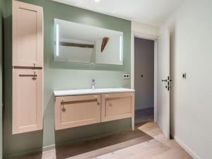 Vannituba majutusasutuses Holiday Home near Bruges with Sauna