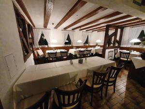 Restaurace v ubytování Hotel-Gasthof zum Ritter