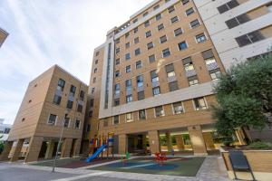 RentalSevilla Concejal Alberto Jiménez-Becerril játszósarka