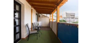 Fotografia z galérie ubytovania Casa Krisma, Fabulous Modern Spacious 2 bedrooms apartment, Remote Work, Fast WIFI, Parking and AC v destinácii Adeje