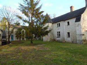 Taman di luar LE COMPOSTELLE PRIEURE GITE LES MEDIEVALES
