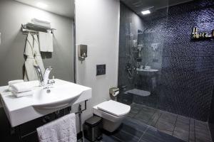 Vannituba majutusasutuses The Phoenix Boutique Hotel