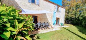 Κήπος έξω από το 4 bedroom holiday home with private pool and garden