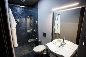 Vannituba majutusasutuses The Phoenix Boutique Hotel