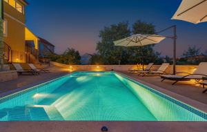 Bazén v ubytovaní Villa Sali ZadarVillas alebo v jeho blízkosti