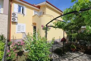 Vonkajšia záhrada v ubytovaní Apartment Rinkovec