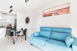 A seating area at Apartment Todo Bien