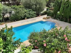 Bazén v ubytovaní Villa Margarita - A Tranquil Oasis with Large Private Pool alebo v jeho blízkosti