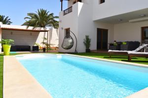 Bazén v ubytování Tilley. Private Villa nebo v jeho okolí