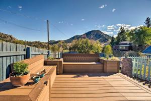 Red Rocks Casita 7 Miles to Evergreen with Hot Tub!