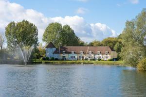 Gallery image of Mayfly Lodge in South Cerney
