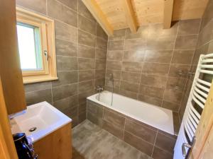 Ένα μπάνιο στο CHALET LE NANTET +34 φωτογραφίες