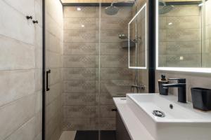 A bathroom at CASA ADA