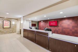 Vstupní hala nebo recepce v ubytování Red Roof Inn PLUS+ Dallas - Addison + 33 fotografií