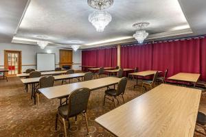 Gallery image of SureStay Plus Hotel by Best Western Kincardine in Kincardine