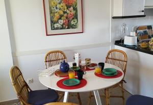 Kuchyňa alebo kuchynka v ubytovaní Jardines de Denia 3