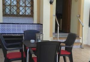 Część wypoczynkowa w obiekcie Holiday House Torre Mata