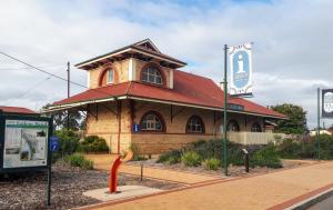 Afbeelding uit fotogalerij van Motel Riverbend in Tailem Bend