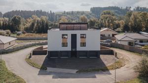Budova, v ktorej sa apartmán nachádza