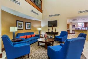 Posezení v ubytování Comfort Suites Charleston West Ashley + 37 fotografií