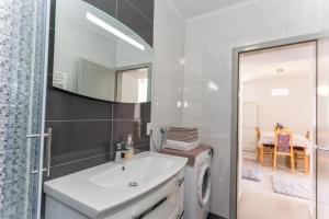 Phòng tắm tại Apartment Mojaš