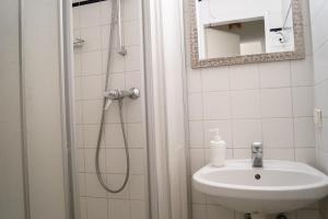 Zdjęcie z galerii obiektu Lovely 2 Apartments - Suitable for Long Stays w Wiedniu