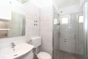 Ein Badezimmer in der Unterkunft Apartmani Joško Duće - Omiš