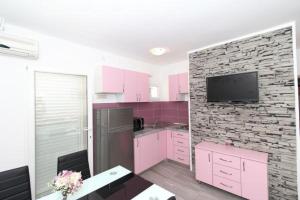 Küche/Küchenzeile in der Unterkunft Apartmani Joško Duće - Omiš