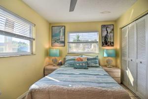 Voodi või voodid majutusasutuse Comfy Dunedin Escape 1 Block to Main Street! toas