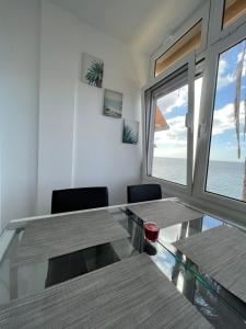 Nespecifikovaný výhled na moře nebo výhled na moře při pohledu z apartmánu
