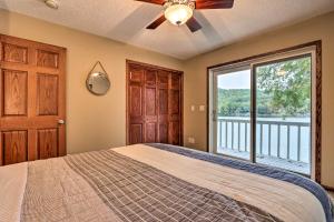 Кровать или кровати в номере Ideally Located Waterfront Home with Private Dock!