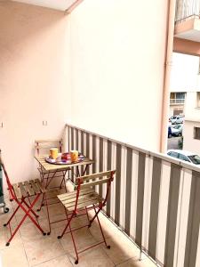 Balkón nebo terasa v ubytování Spacious apartment in the heart of Juan les Pins !