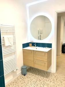 Koupelna v ubytování Spacious apartment in the heart of Juan les Pins ! + 24 fotografií