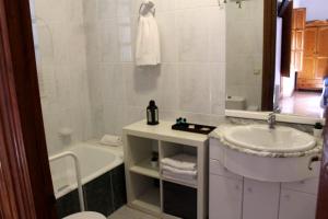 Zdjęcie z galerii obiektu Hotel La Zubia , Granada w mieście La Zubia