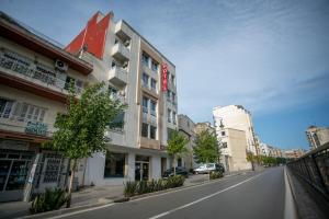 O edifício onde o hotel está situado